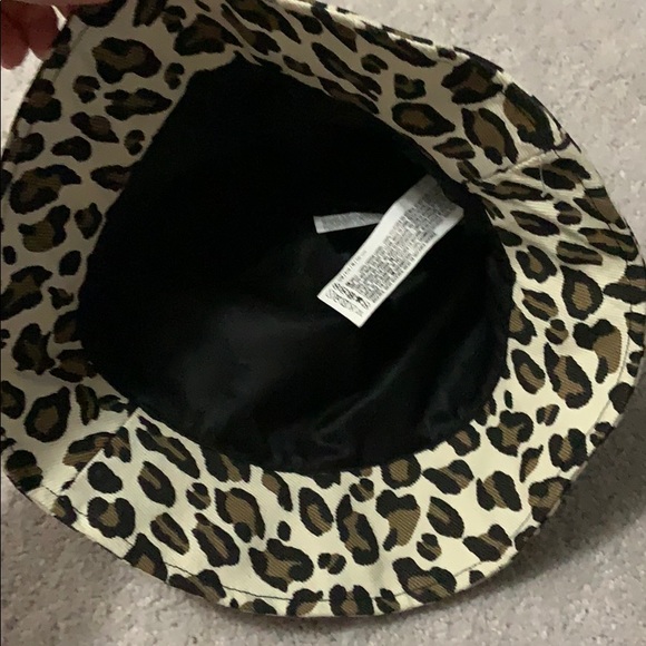 Bucket hat - Picture 2 of 2